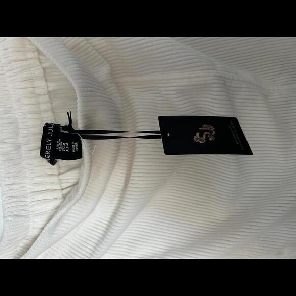 Sincerely Jules White Pleated Mini Skirt White Ribbed Women's Size M NWT - Picture 4 of 5